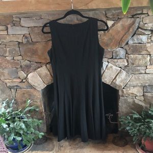 Calvin Klein Size 8 Sleeveless Black Tucked Top, Flared Skirt; Classic Style